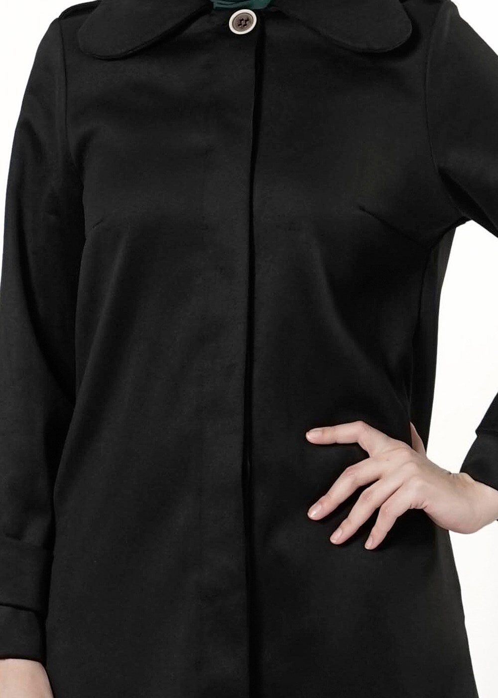 Tesettür giyim SİYAH BEBE YAKA GİZLİ DÜĞMELİ TRENÇKOT 8019