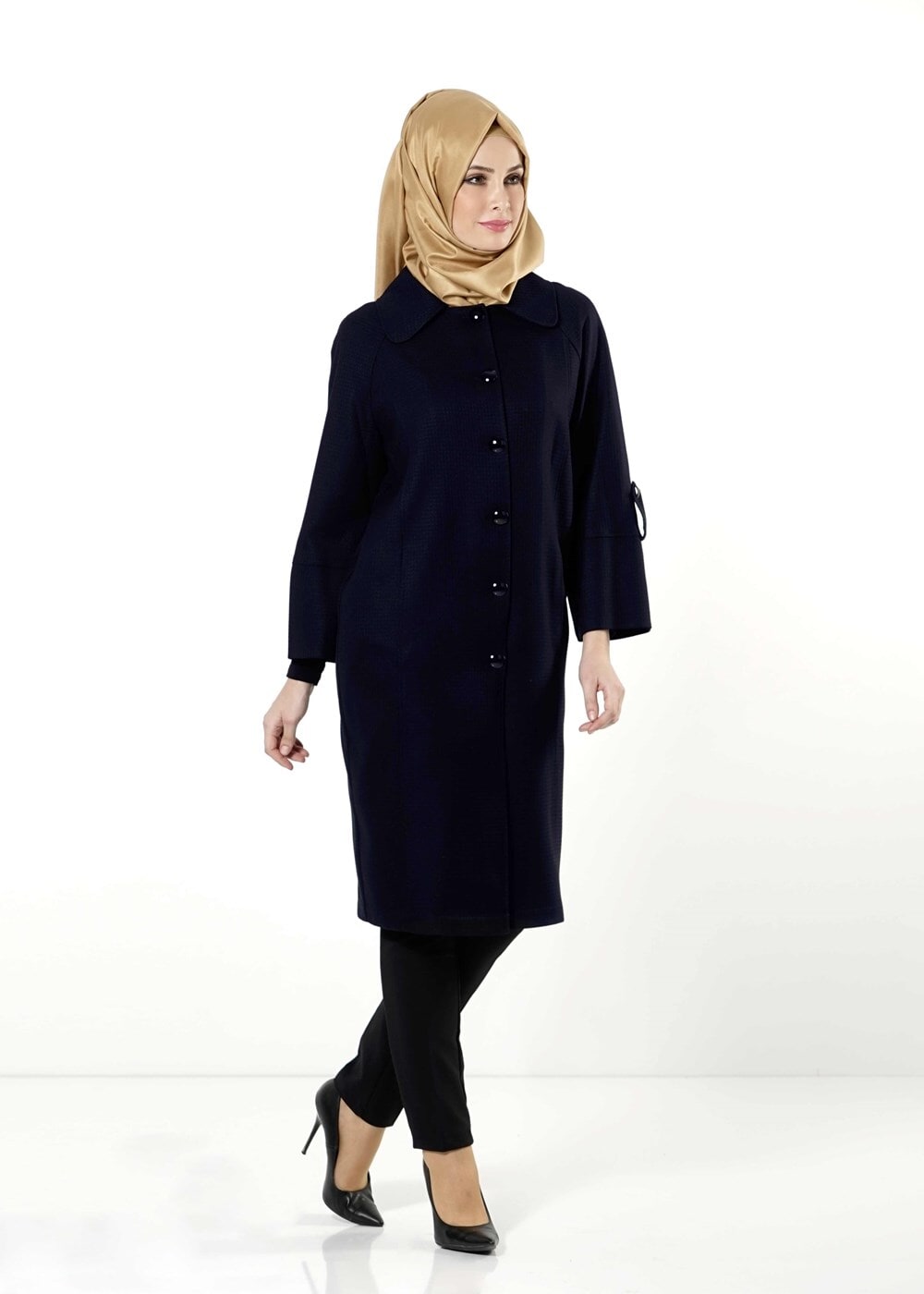 Tesettür giyim LACİVERT BEBE YAKA GENİŞ KESİM TRENÇKOT 1390 