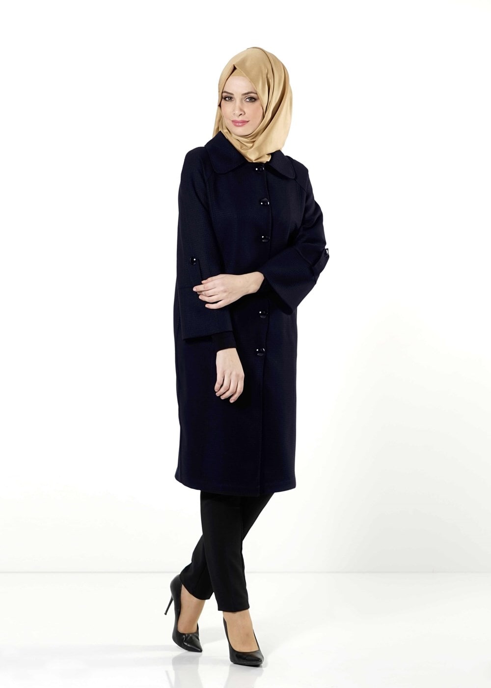 Tesettür giyim LACİVERT BEBE YAKA GENİŞ KESİM TRENÇKOT 1390 