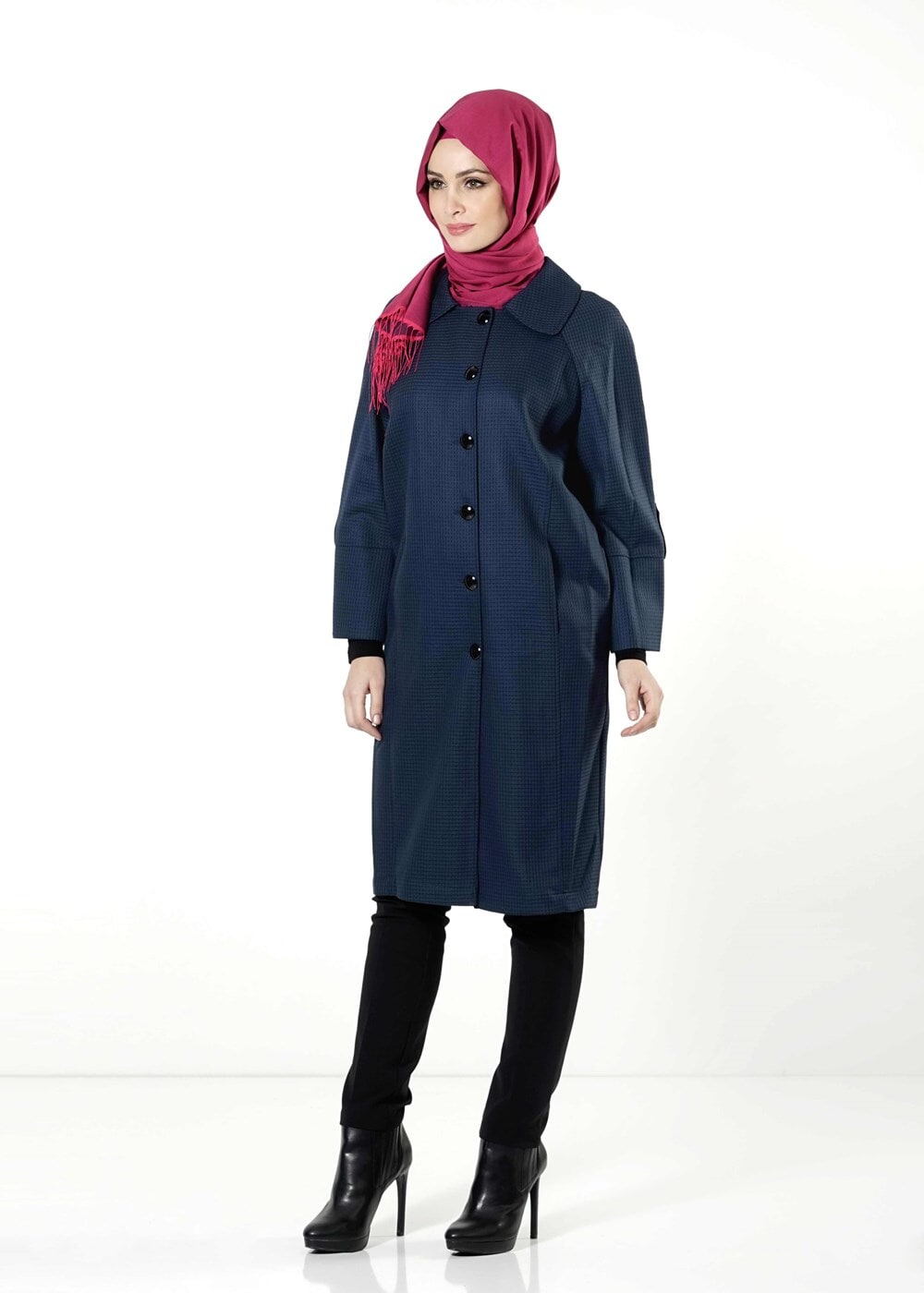 Tesettür giyim LACİVERT BEBE YAKA GENİŞ KESİM TRENÇKOT 1390 