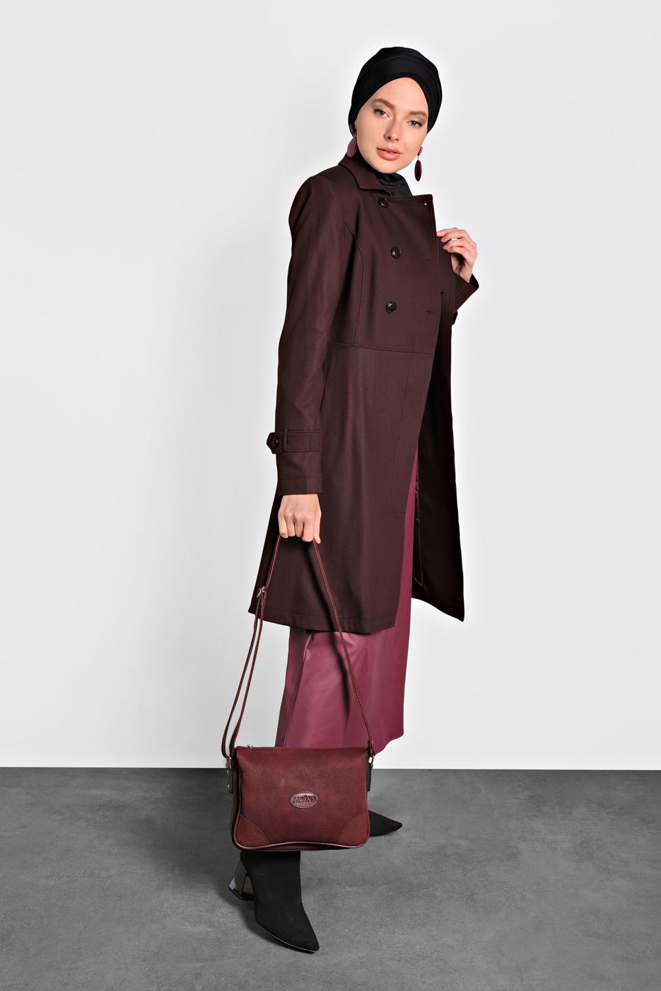 Tesettür giyim BORDO ALVİNA ETEĞİ VOLANLI TRENÇKOT 1405