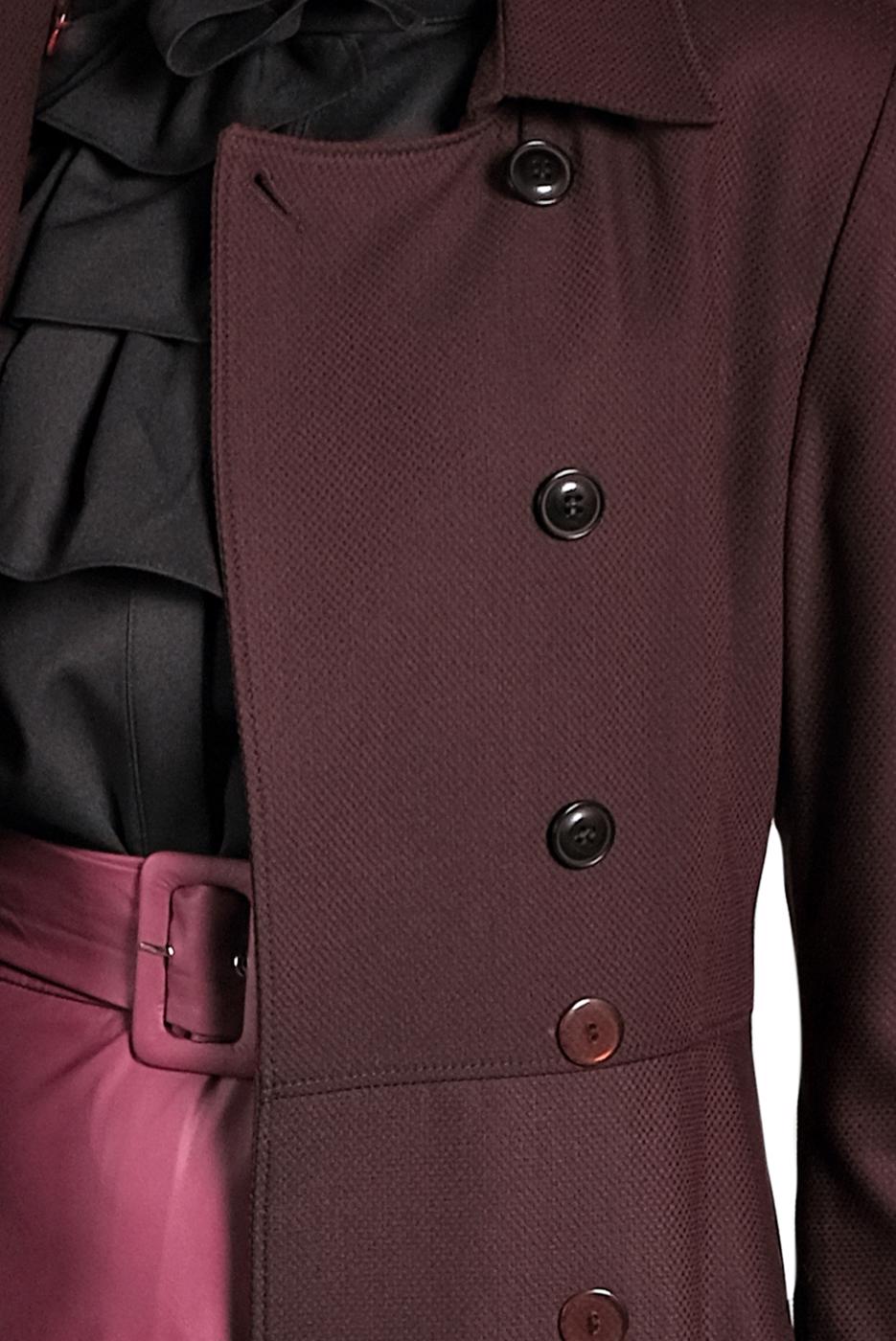 Tesettür giyim BORDO ALVİNA ETEĞİ VOLANLI TRENÇKOT 1405