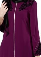 Tesettür giyim MOR DESENLİ FERACE 8119  