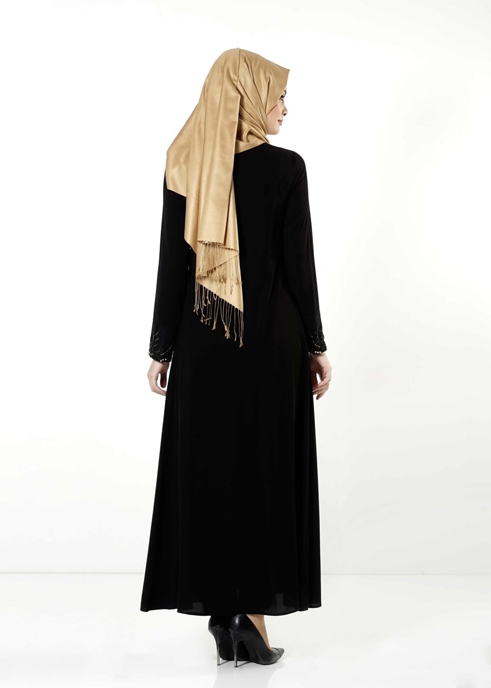 Tesettür giyim SİYAH PULLU PAYETLİ FERACE 8138 