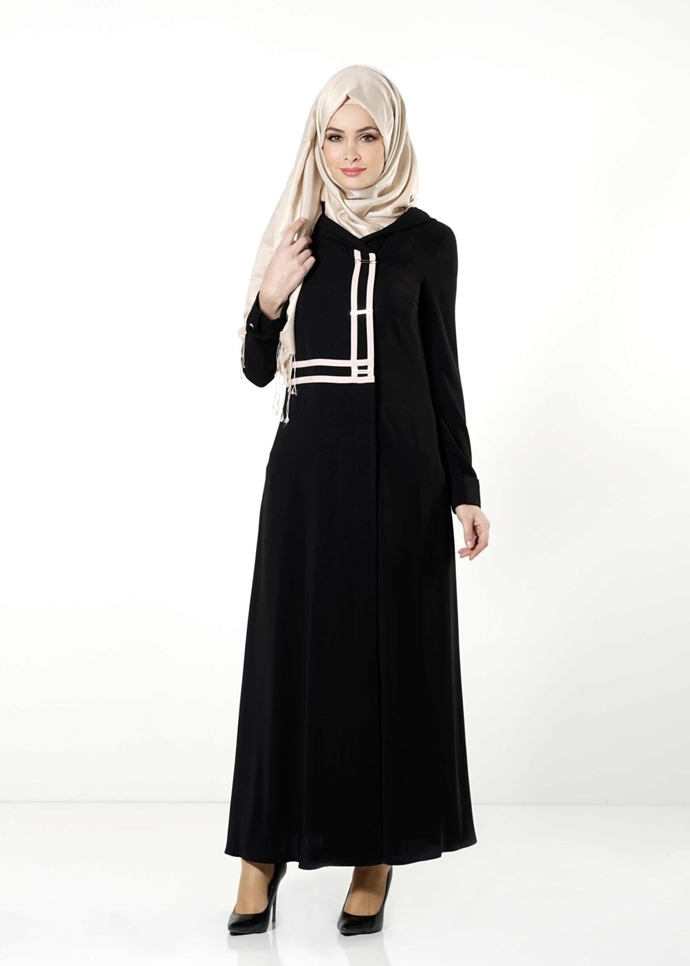 Tesettür giyim SİYAH KAPÜŞONLU FERACE 8142 