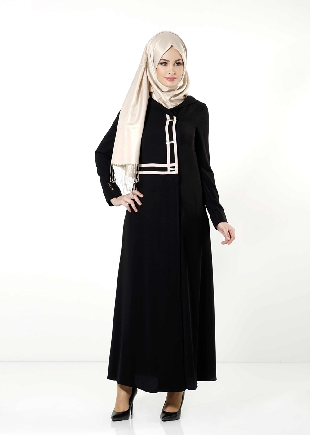 Tesettür giyim SİYAH KAPÜŞONLU FERACE 8142 