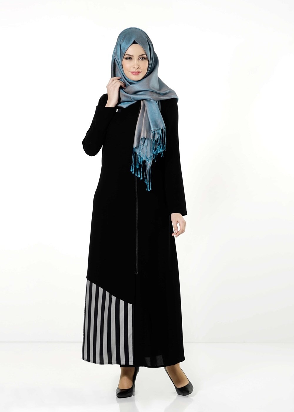 Tesettür giyim SİYAH ŞERİT DETAYLI FERACE 8168 