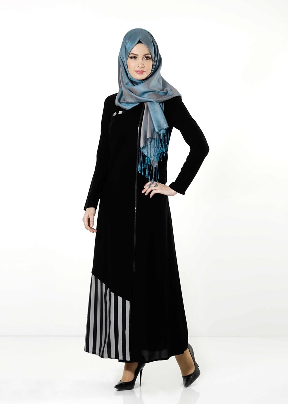 Tesettür giyim SİYAH ŞERİT DETAYLI FERACE 8168 