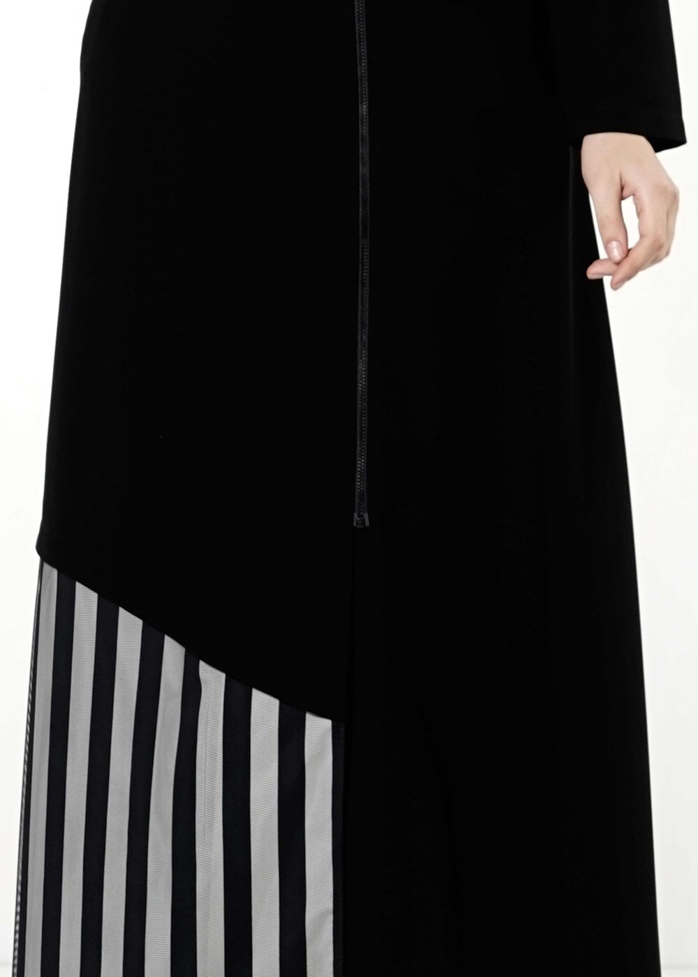 Tesettür giyim SİYAH ŞERİT DETAYLI FERACE 8168 