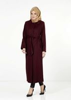 Tesettür giyim BORDO BEBE YAKA KUŞAKLI MANTO 9302 