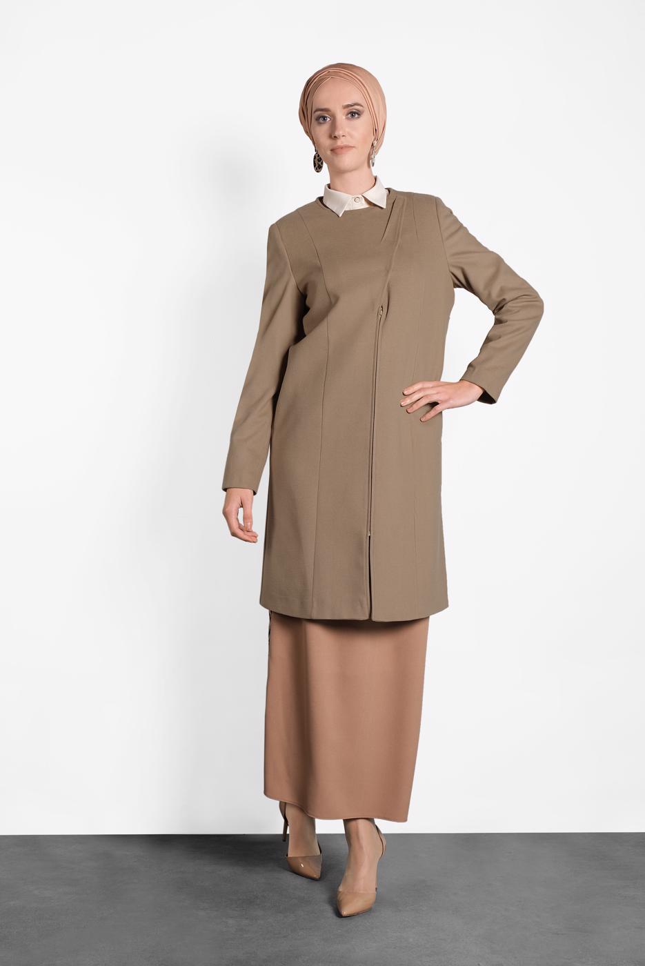 Tesettür giyim BEJ ALVİNA ÇITÇITLI FERMUARLI KABAN 9318 