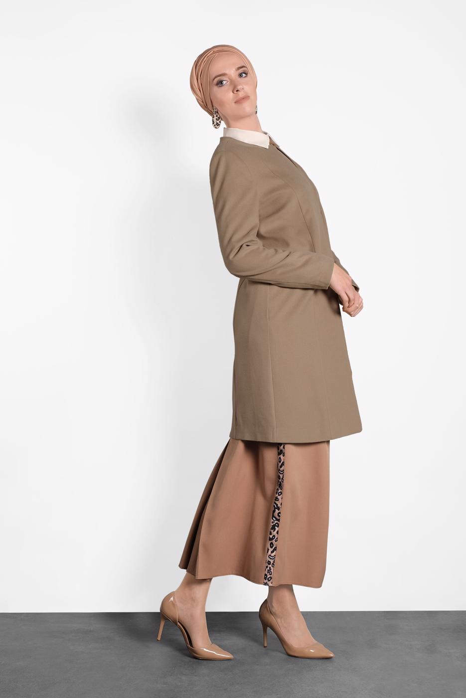 Tesettür giyim BEJ ALVİNA ÇITÇITLI FERMUARLI KABAN 9318 