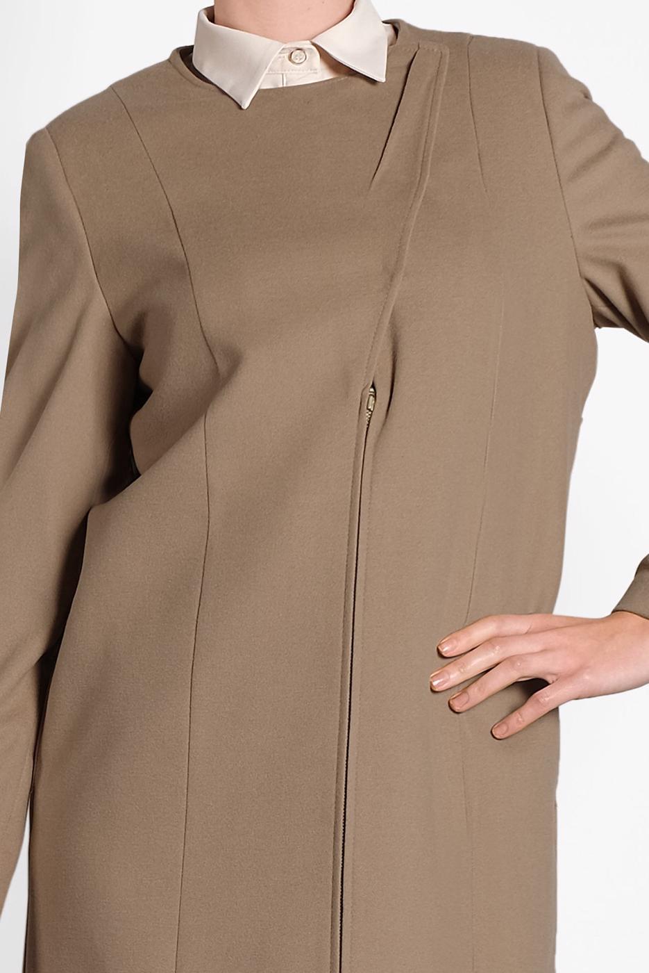 Tesettür giyim BEJ ALVİNA ÇITÇITLI FERMUARLI KABAN 9318 