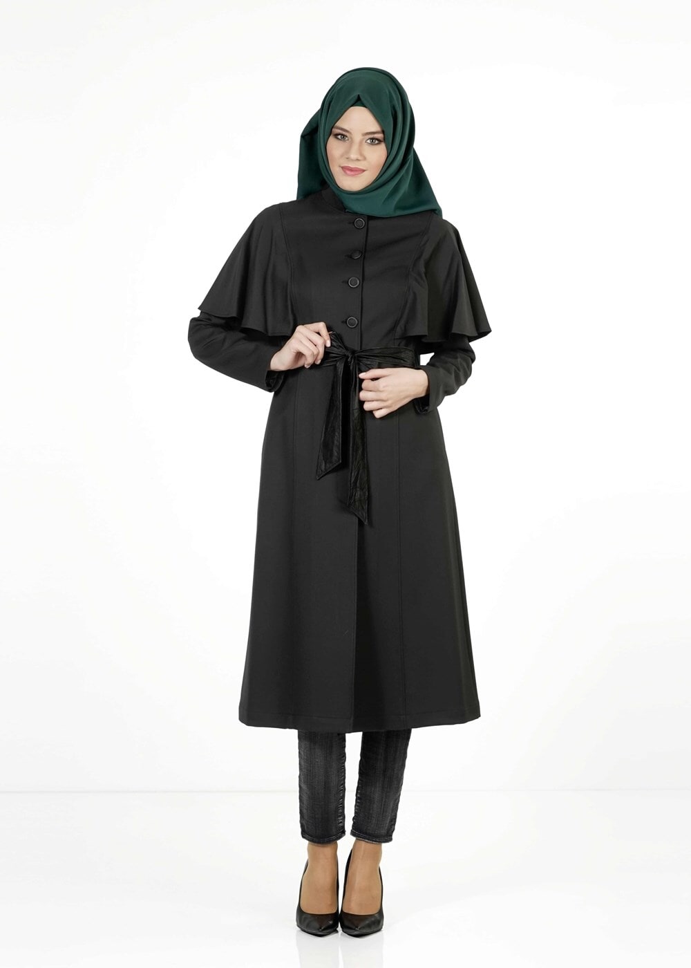 Tesettür giyim SİYAH PELERİNLİ KUŞAKLI TRENÇKOT 1380-1
