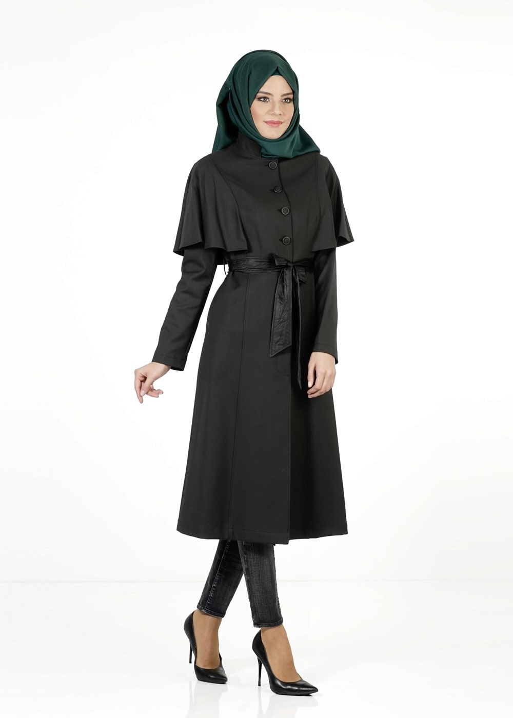 Tesettür giyim SİYAH PELERİNLİ KUŞAKLI TRENÇKOT 1380-1