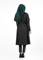 Tesettür giyim SİYAH PELERİNLİ KUŞAKLI TRENÇKOT 1380-1