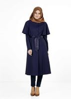 Tesettür giyim LACİVERT PELERİNLİ KUŞAKLI TRENÇKOT 1380-1