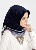 Tesettür giyim LACİVERT T 27605 Kenarı Çicek Desenli Eşarp