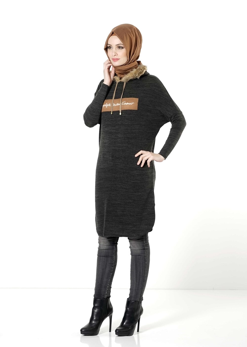 Tesettür giyim GRİ KAPÜŞONLU TUNİK 8446 