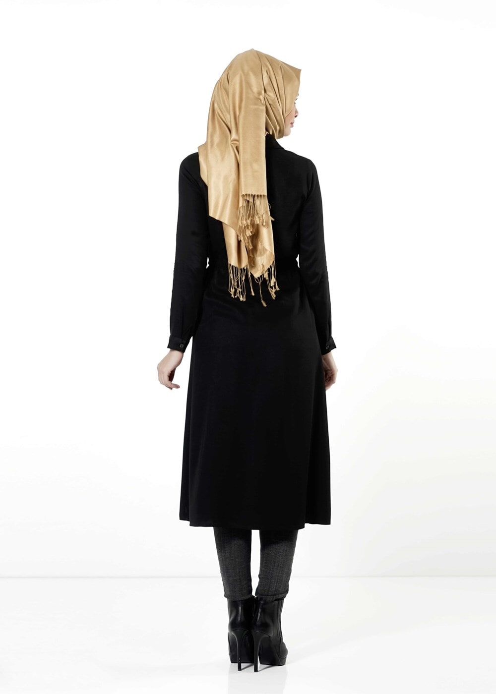 Tesettür giyim SİYAH BELİ BÜZGÜLÜ TUNİK 8644 