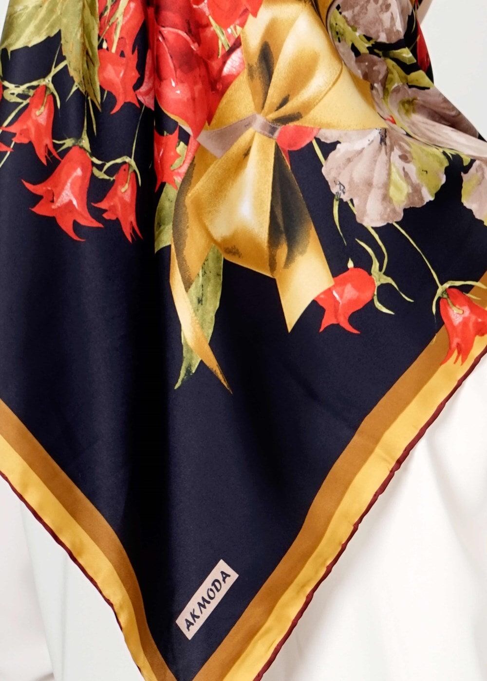 Tesettür giyim SİYAH T 27604 Çicek Desenli Eşarp