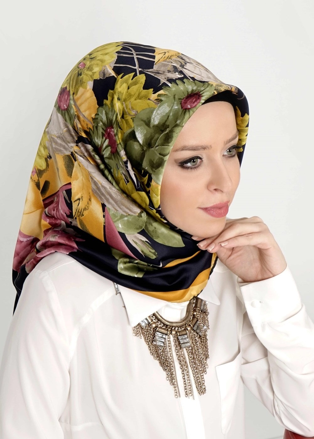 Tesettür giyim LACİVERT T 27604 Çicek Desenli Eşarp