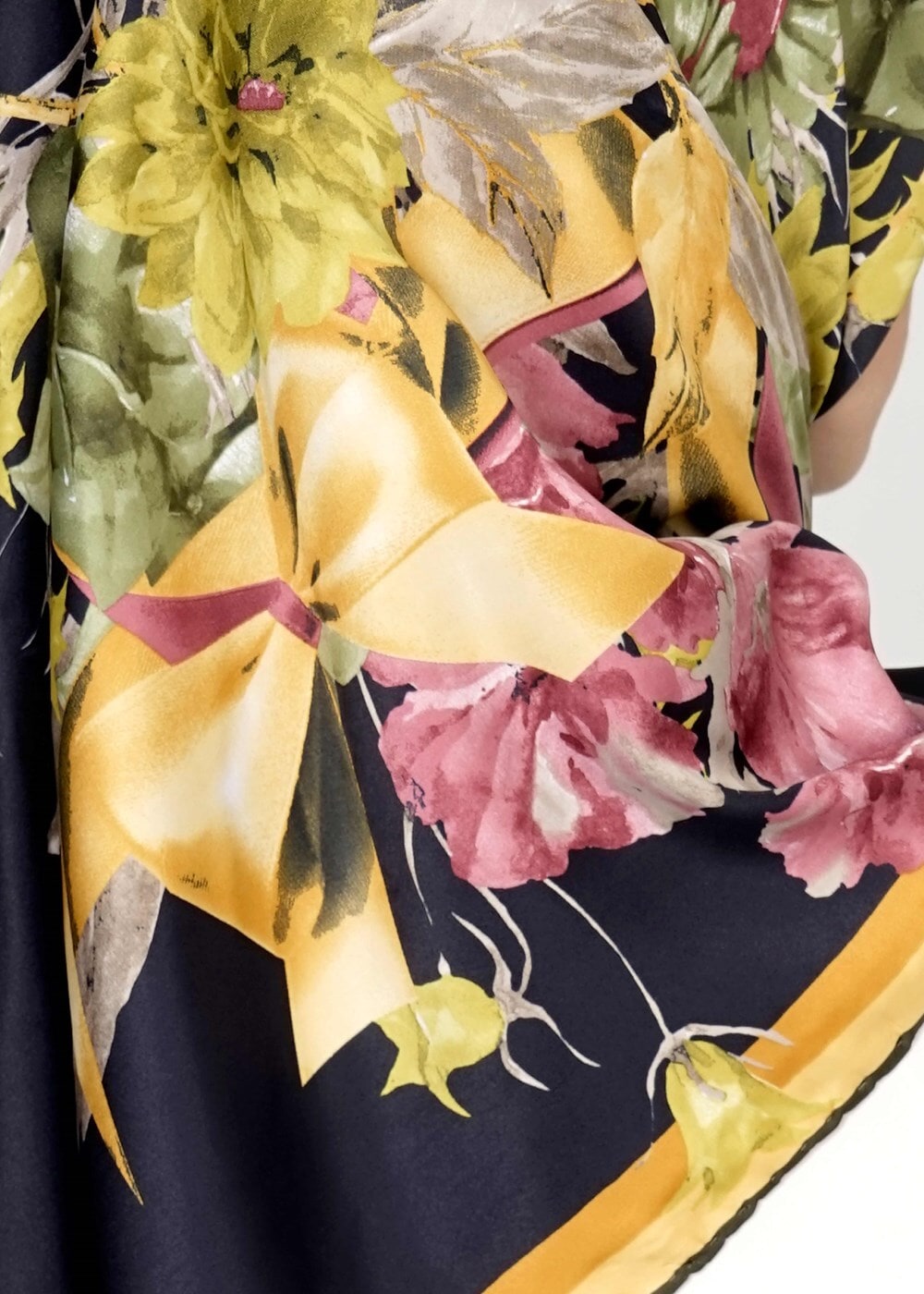 Tesettür giyim LACİVERT T 27604 Çicek Desenli Eşarp