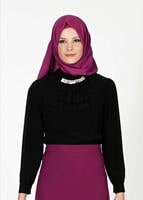 Tesettür giyim SİYAH YAKA DETAYLI AKSESUARLI BLUZ 5571