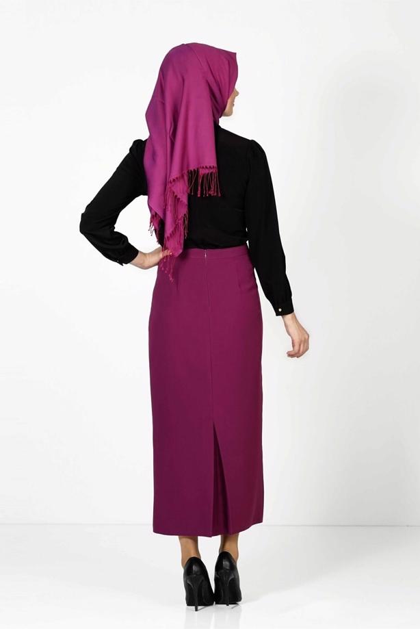 Tesettür giyim SİYAH YAKA DETAYLI AKSESUARLI BLUZ 5571 - TRENDTESETTÜR