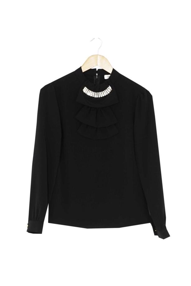 Tesettür giyim SİYAH YAKA DETAYLI AKSESUARLI BLUZ 5571 - TRENDTESETTÜR