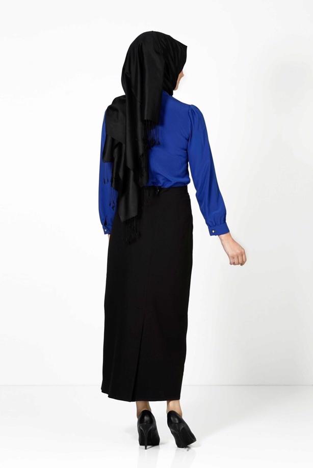 Tesettür giyim LACİVERT YAKA DETAYLI AKSESUARLI BLUZ 5571 - TRENDTESETTÜR