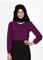 Tesettür giyim MOR YAKA DETAYLI AKSESUARLI BLUZ 5571