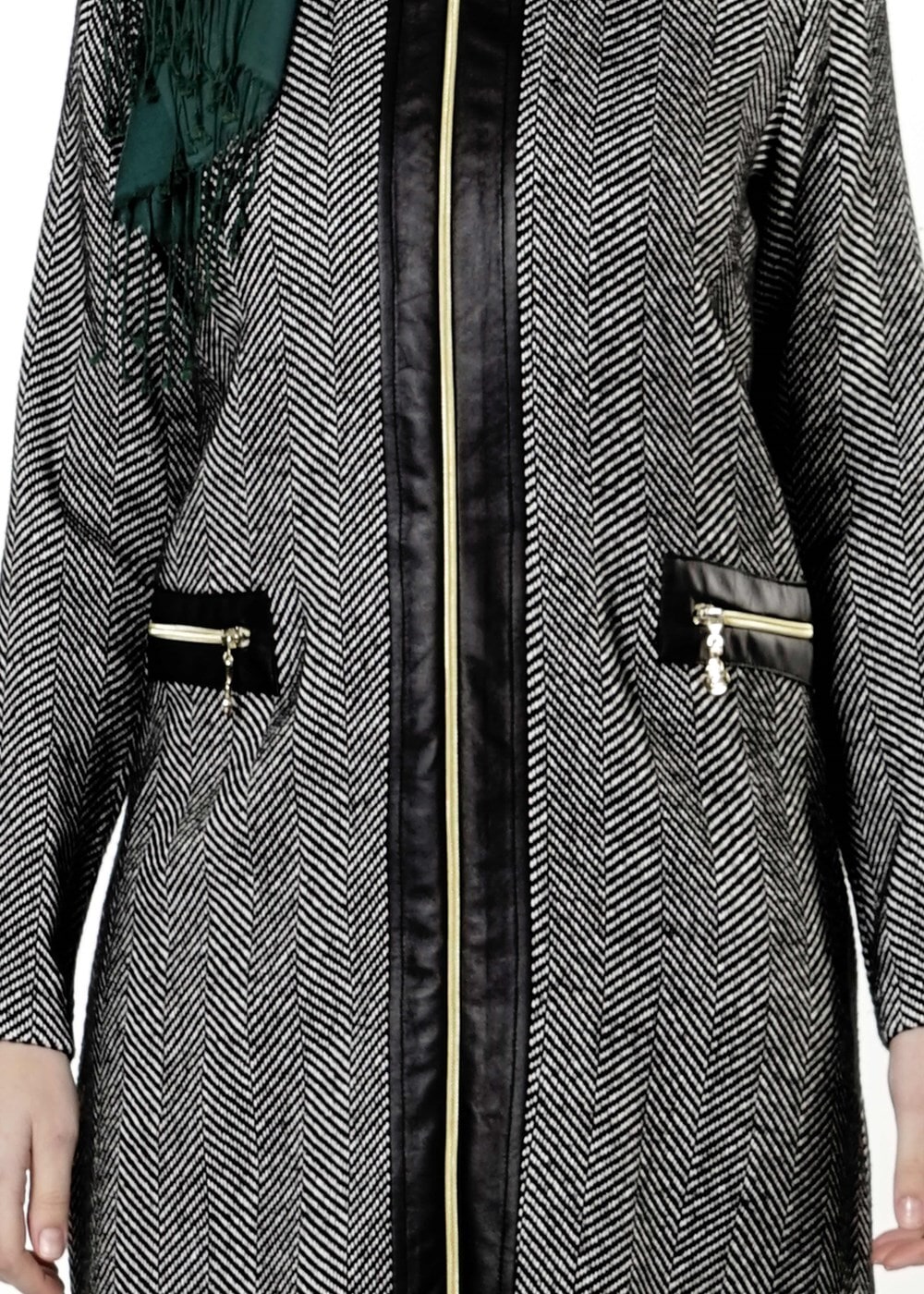 Tesettür giyim SİYAH FERMUARLI KAPÜŞONLU TRENÇKOT 6649