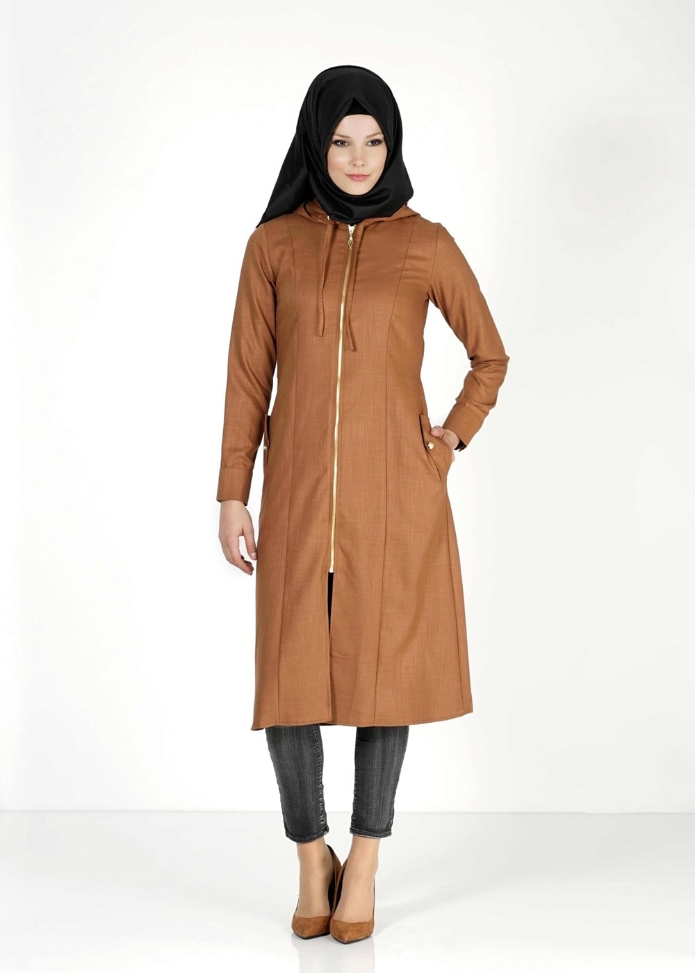 Tesettür giyim TABA KAPÜŞONLU FERMUARLI TRENÇKOT 7329 