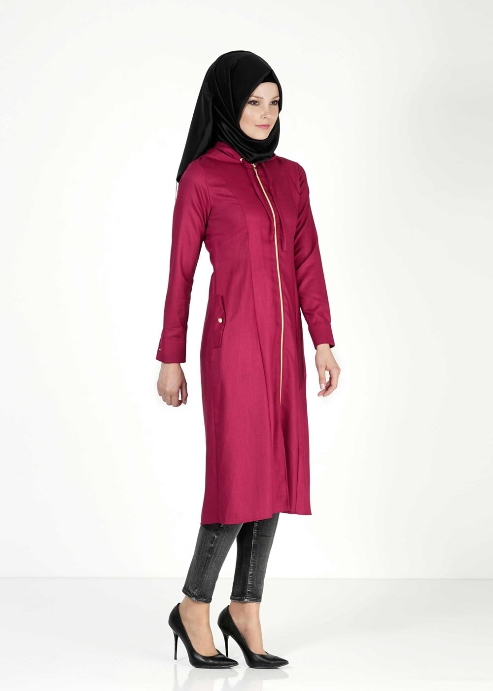 Tesettür giyim MOR KAPÜŞONLU FERMUARLI TRENÇKOT 7329 