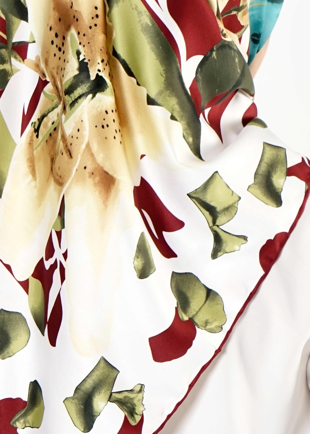 Tesettür giyim BEYAZ T 27615 Çiçek Desenli Eşarp