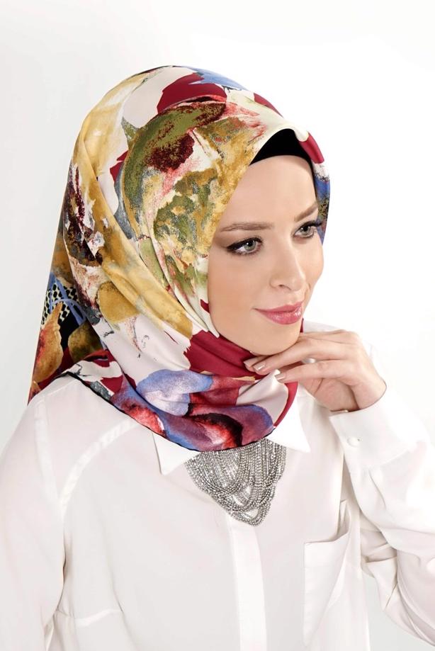 Tesettür giyim BORDO T 27617 Çiçek Desenli Eşarp - TRENDTESETTÜR