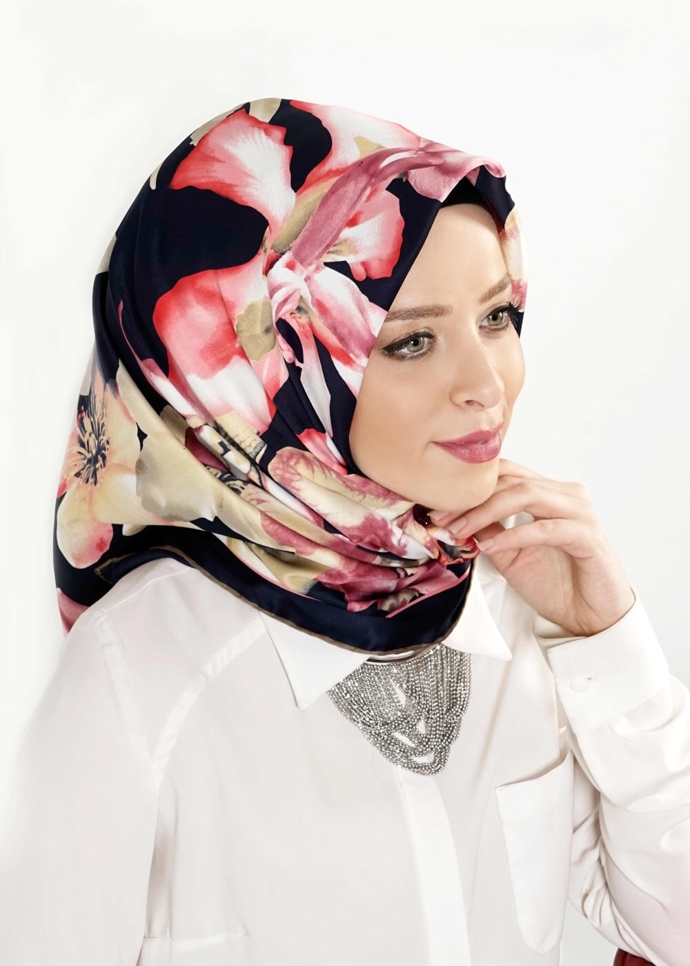 Tesettür giyim LACİVERT T 27620 Çicek Desenli Eşarp