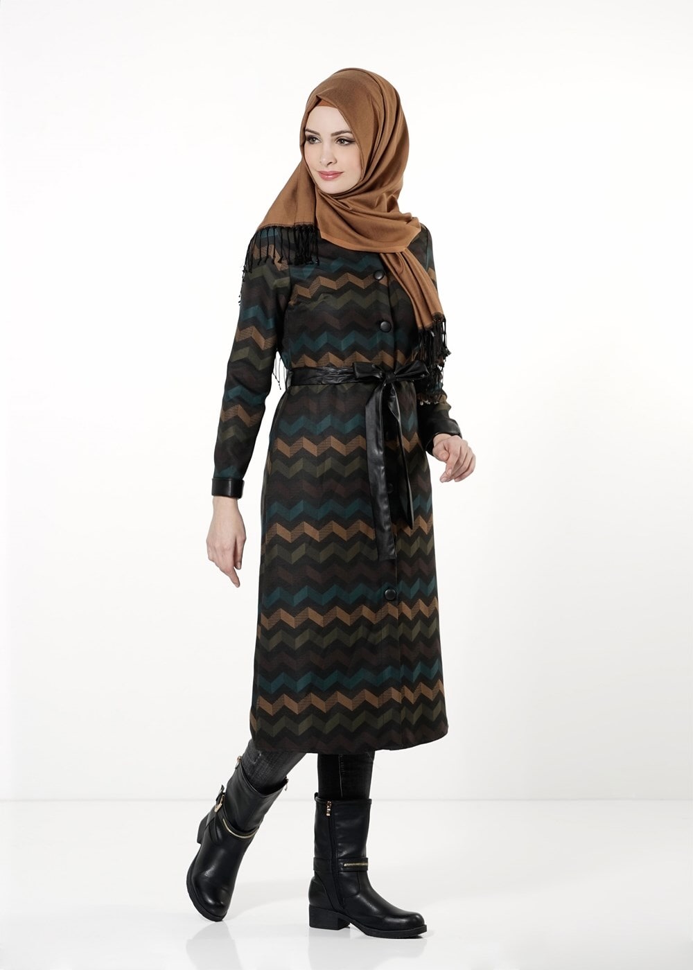 Tesettür giyim KAHVE ZİKZAK DESENLİ KUŞAKLI TRENÇKOT 0480 