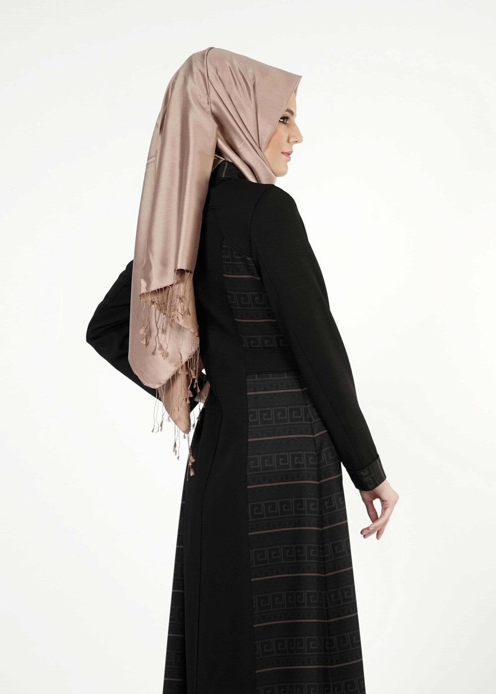 Tesettür giyim SİYAH DESENLİ PARDESÜ 7299 