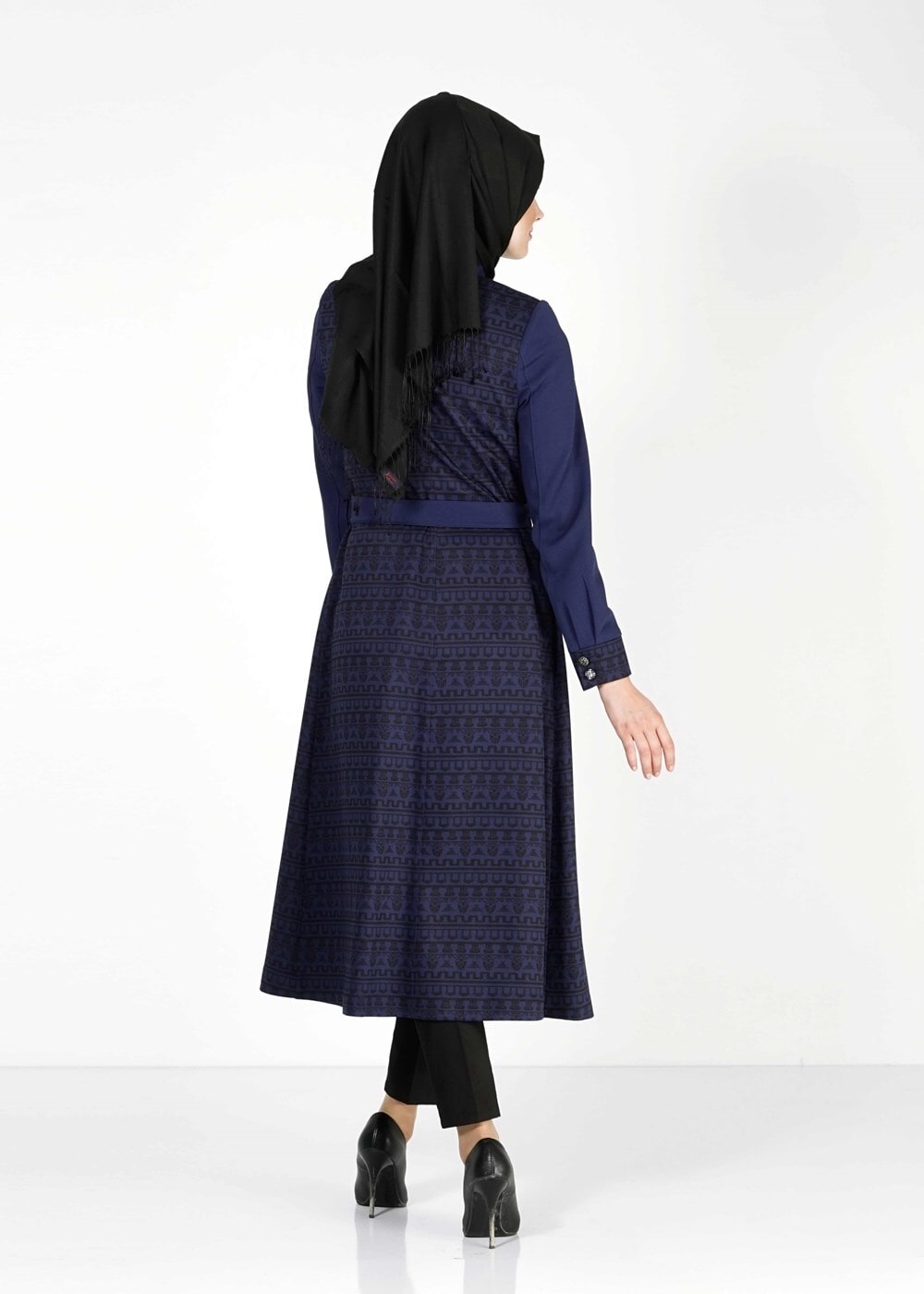 Tesettür giyim LACİVERT ETNİK DESEN DÜĞMELİ TRENÇKOT 7300 