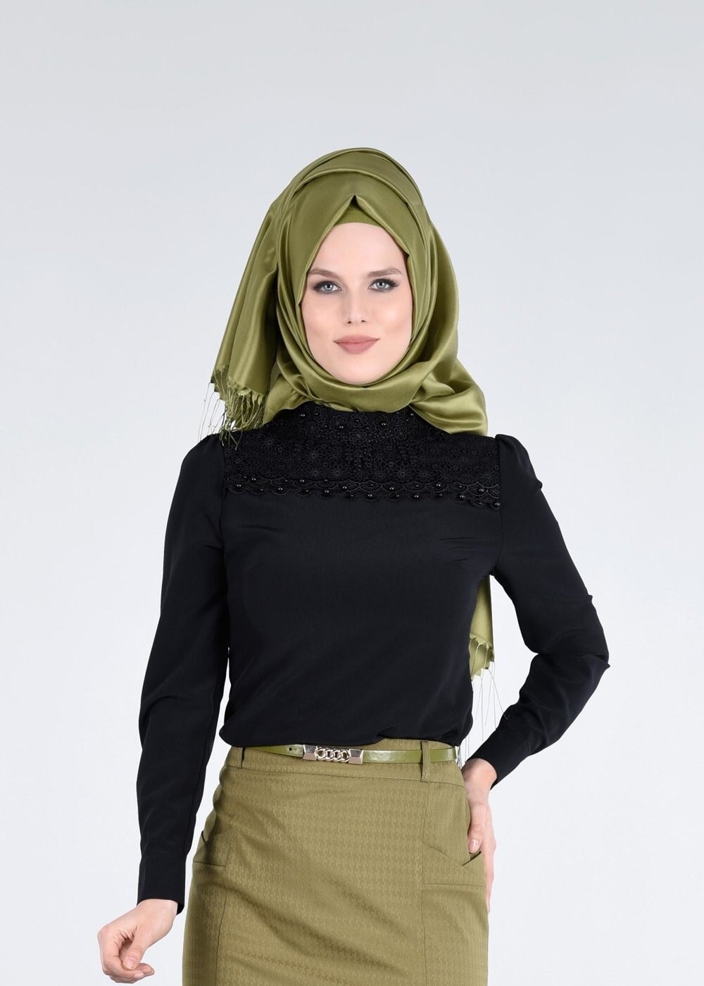Tesettür giyim SİYAH GÜPÜR DETAYLI BONCUKLU BLUZ 4427 