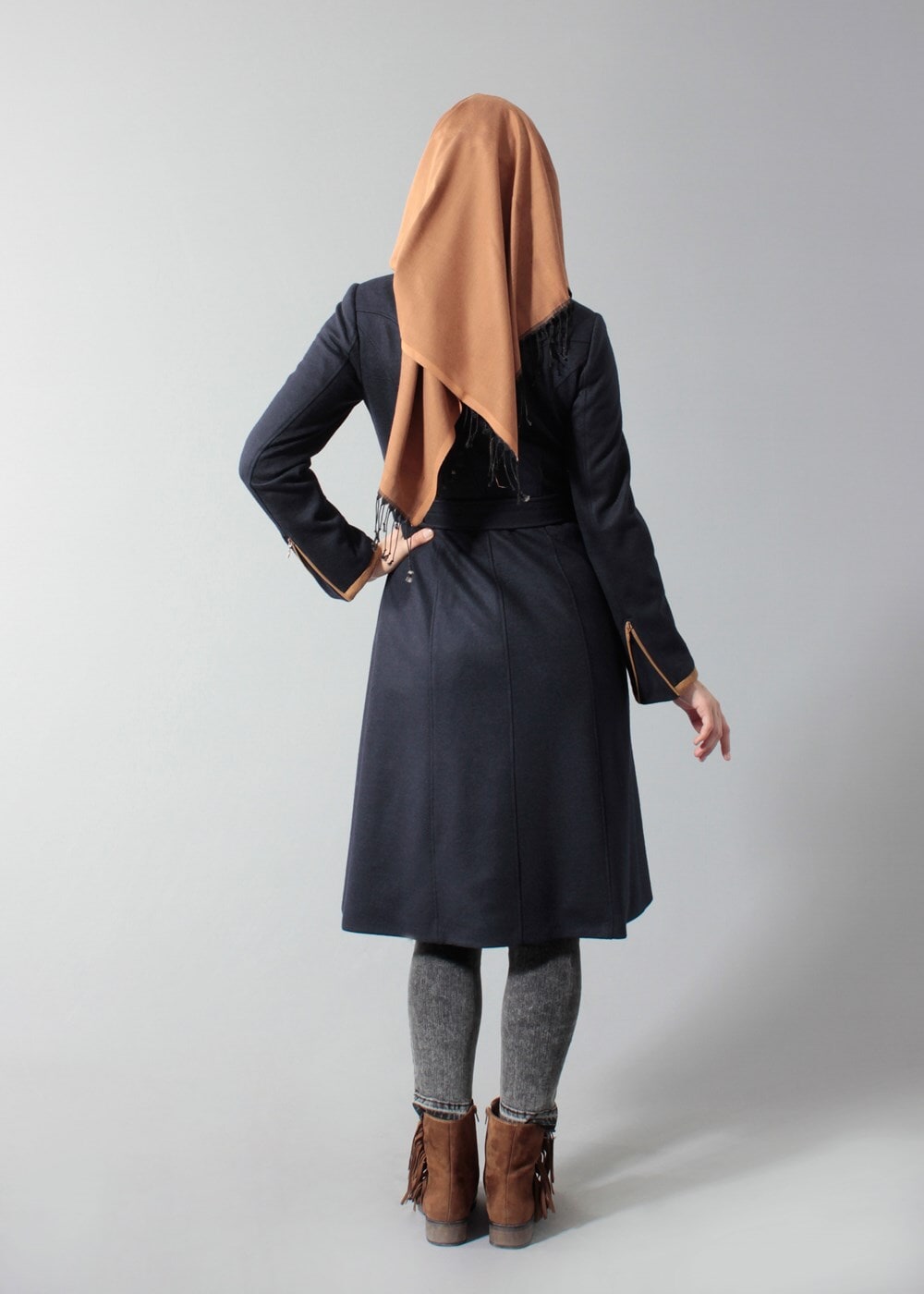 Tesettür giyim LACİVERT KEMERLİ DÜĞMELİ KABAN 9404