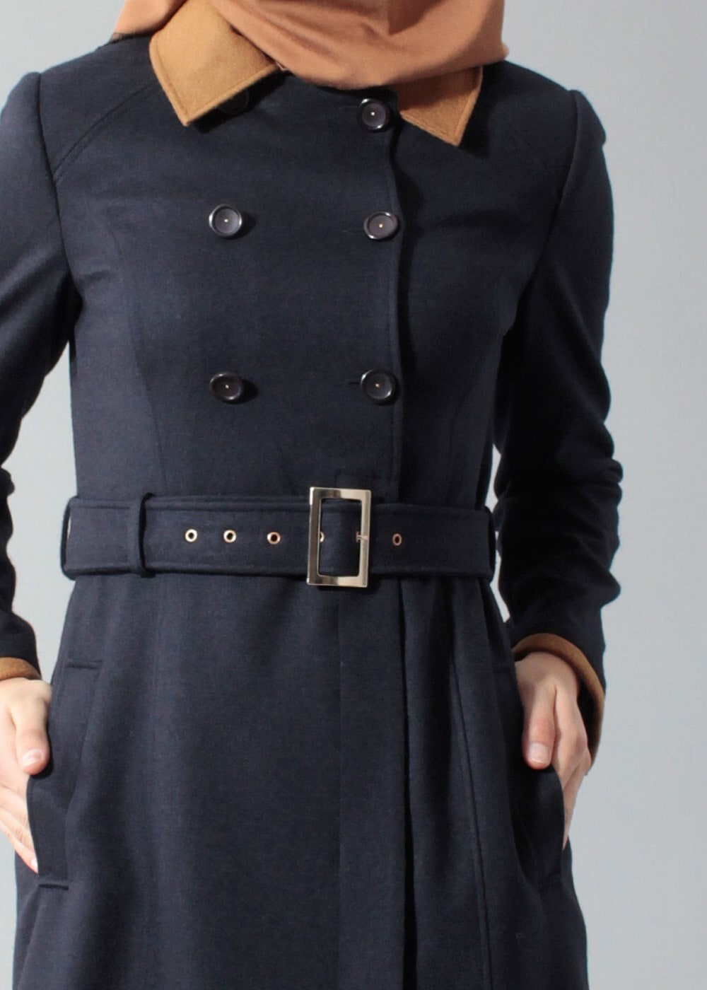 Tesettür giyim LACİVERT KEMERLİ DÜĞMELİ KABAN 9404