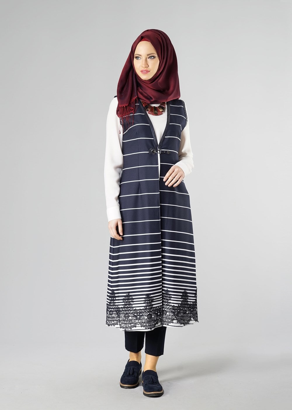 Tesettür giyim LACİVERT ŞERİTLİ DESENLİ YELEK 4009