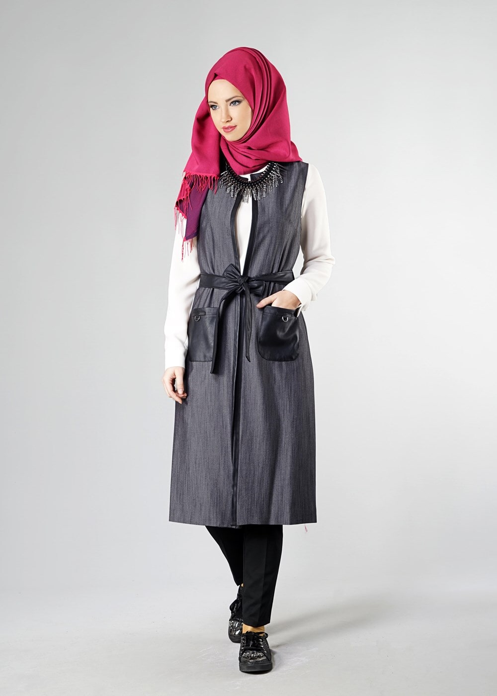 Tesettür giyim SİYAH DERİ DETAYLI YELEK 4193