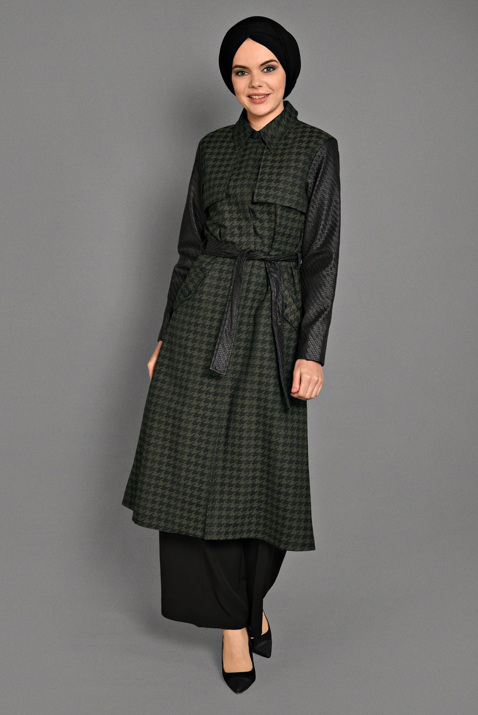 Tesettür giyim HAKİ KAZAYAĞI DESENLİ DERİ KOLLU TRENÇKOT 1134 