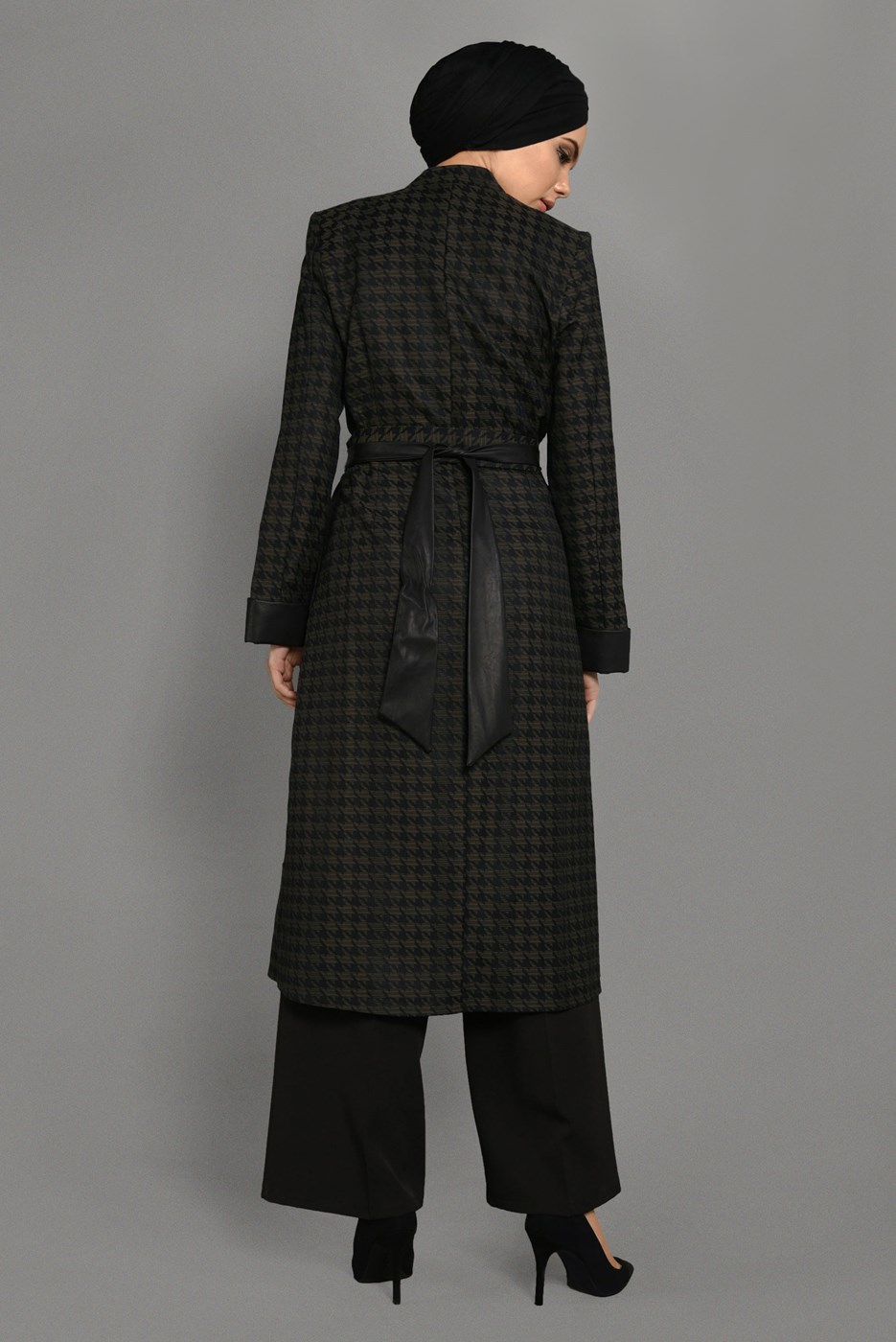 Tesettür giyim HAKİ KAZAYAĞI DESENLİ DERİ DETAYLI TRENÇKOT 1145 