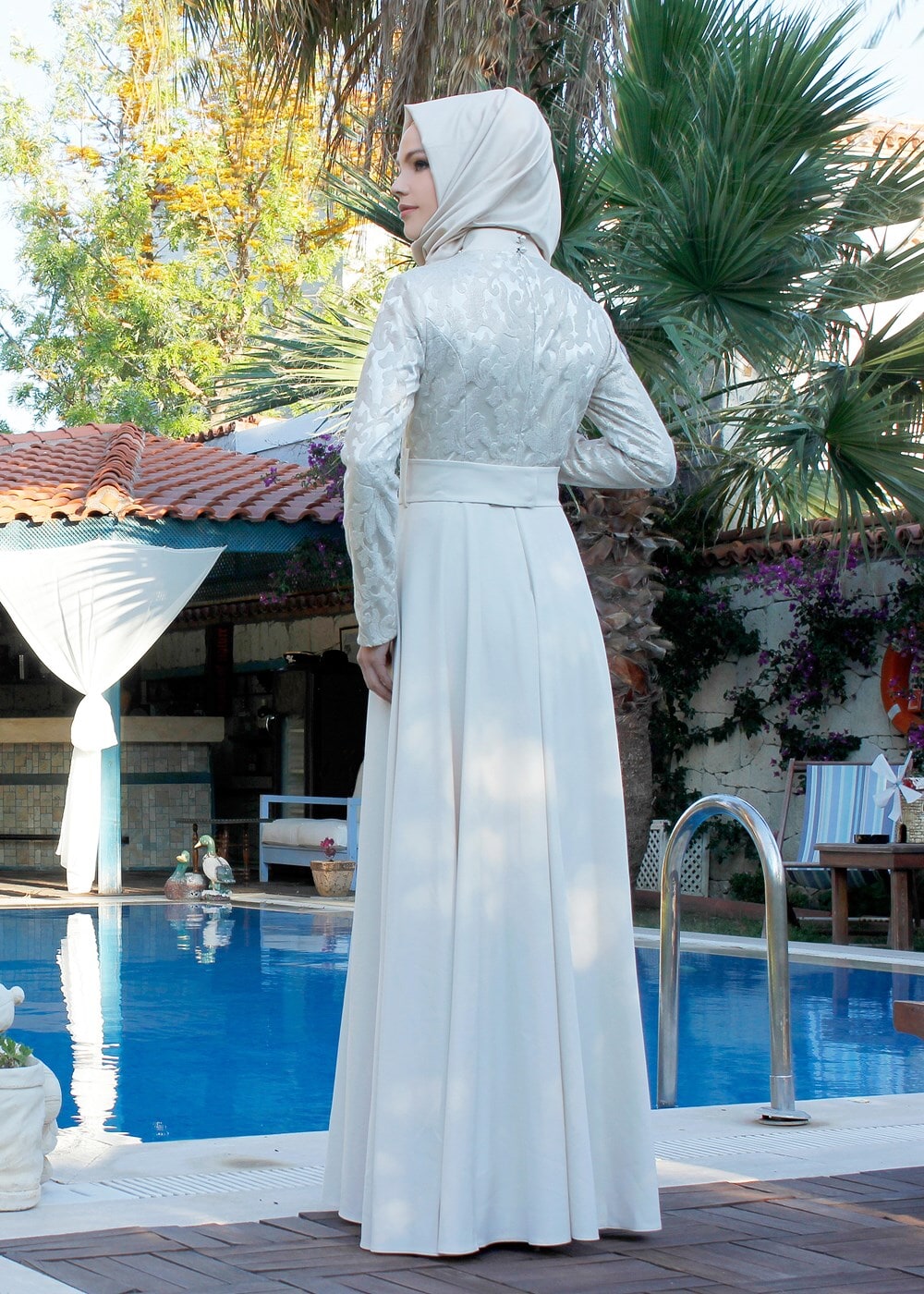 Tesettür giyim EKRU YAKASI VE KUŞAĞI TAŞLI ABİYE ELBİSE  5009 