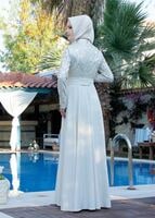 Tesettür giyim EKRU YAKASI VE KUŞAĞI TAŞLI ABİYE ELBİSE  5009 